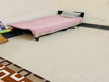 Room in 1 BHK Builder Floor at Okhla Vihar – for Rent