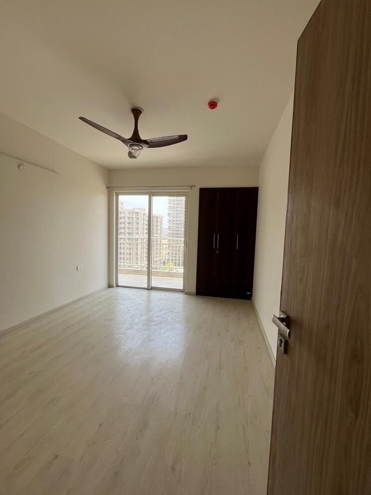 Room, tulip-violet 4 Bedroom 2010 Sq.Ft. Apartment In Sector 69 Gurgaon 8410764