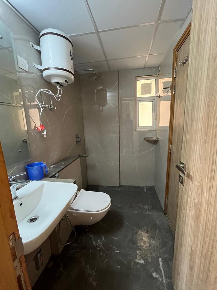 Bathroom, tulip-violet 4 Bedroom 2010 Sq.Ft. Apartment In Sector 69 Gurgaon 8410764