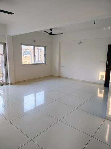 Room in 3 BHK Apartment at Gota – for Sale
