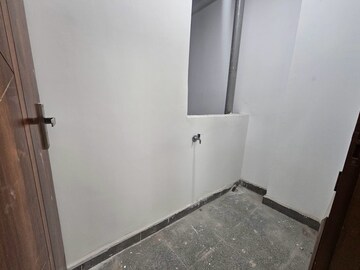 Room in 1 BHK Builder Floor at Chattarpur – for Rent