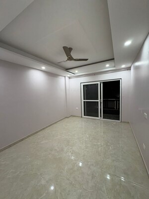 Room in 2 BHK Apartment at Shree Vardhman Victoria, Sector 70 – for Sale