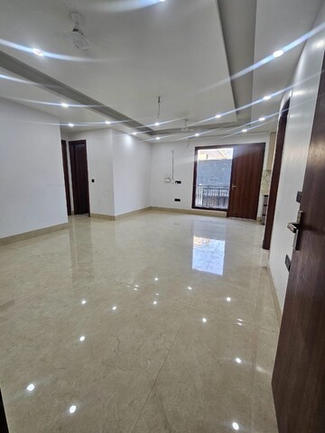 Room in 3 BHK Builder Floor at Chattarpur – for Rent