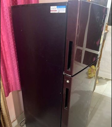 Furnished Amenities in 2 BHK Apartment at Hazratganj – for Rent