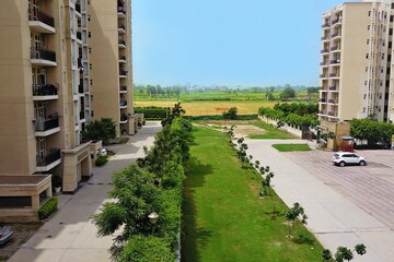 3 BHK Apartment For Sale in Omaxe Spa Village, Sector 78