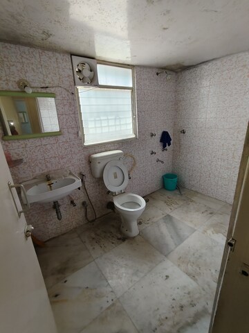 Attached Bathroom in 2 BHK Apartment at 219 Boat Club, Sangamvadi – for Rent