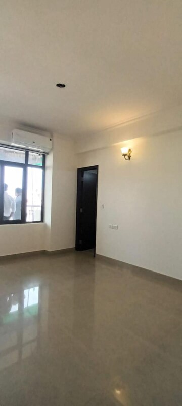 Room in 3 BHK Apartment at Ramprastha Zen Spire, Vaishali Extension – for Sale