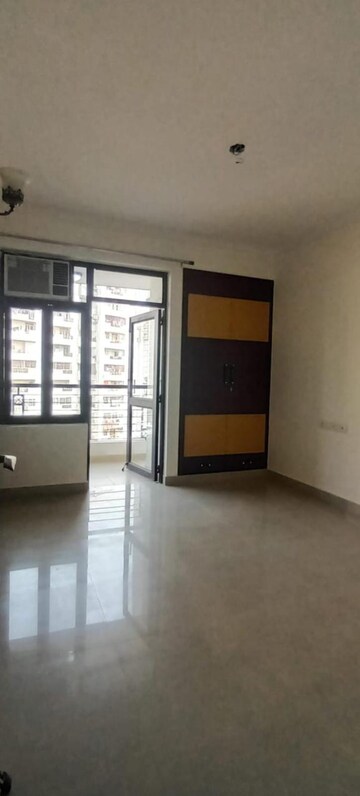 Room in 3 BHK Apartment at Ramprastha Zen Spire, Vaishali Extension – for Sale
