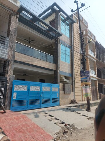 2 BHK Builder Floor For Rent in DLF Vibhuti Khand, Gomti Nagar