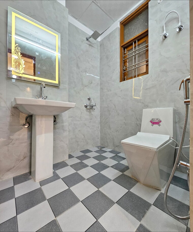 Attached Bathroom, gyan khand i 3 Bedroom 1420 Sq.Ft. Builder Floor In Gyan Khand I Ghaziabad 8411447