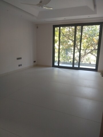 Room in 4 BHK Builder Floor at New Friends Colony – for Rent