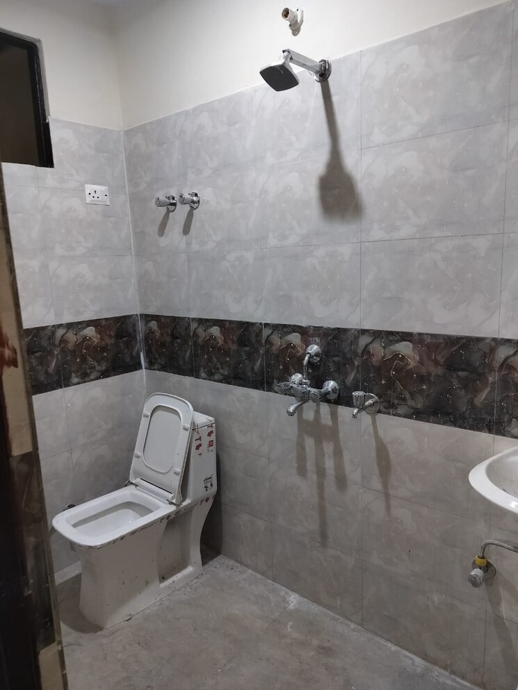 Bathroom, new ashok nagar 2 Bedroom 811 Sq.Ft. Apartment In New Ashok Nagar Delhi 8411867