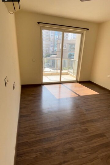 Room in 4 BHK Apartment at Emaar Palm Terraces Select, Sector 66 – for Sale