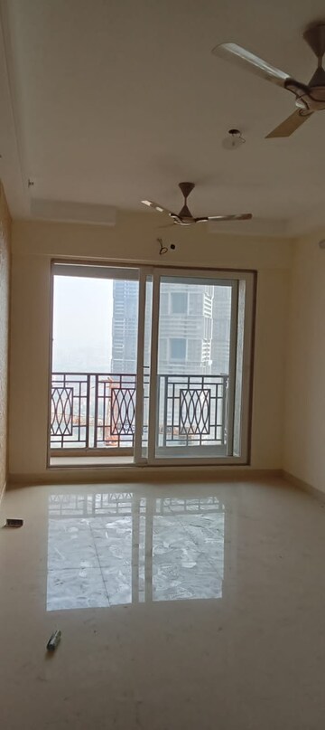 Room in 3 BHK Apartment at Paradise Sai World Empire, Kharghar – for Rent