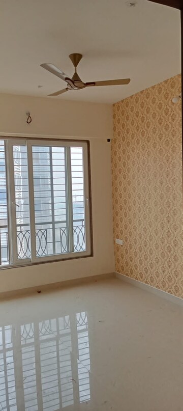 Room in 3 BHK Apartment at Paradise Sai World Empire, Kharghar – for Rent