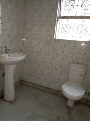 Bathroom in 6 BHK Independent House at New Friends Colony – for Rent