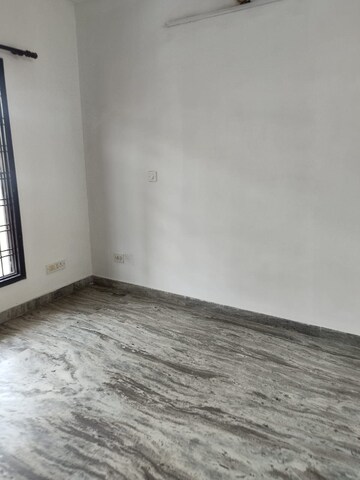 Room in 2 BHK Apartment at Sector 26a – for Rent