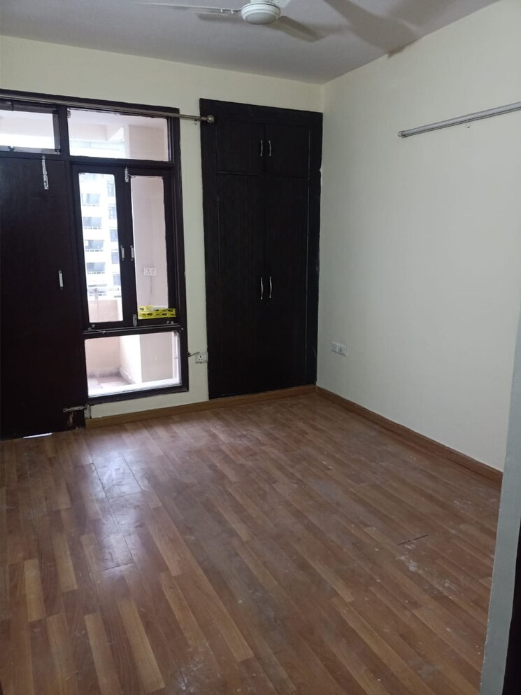 Room, srs-royal-hills 3 Bedroom 978 Sq.Ft. Apartment In Sector 87 Faridabad 8411859