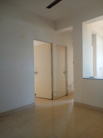 Room in 2 BHK Apartment at Conscient Habitat, Sector 99a – for Rent