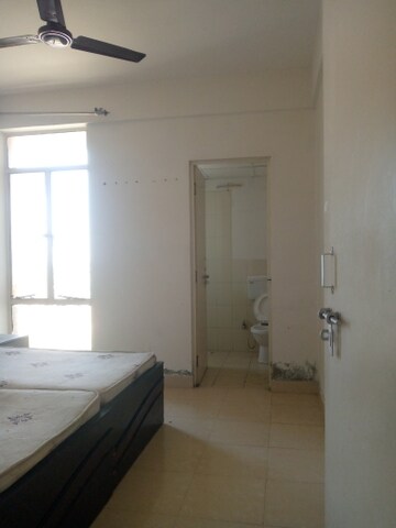 Room in 2 BHK Apartment at Conscient Habitat, Sector 99a – for Rent