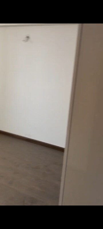 Room in 3.5 BHK Apartment at ATS Triumph, Sector 104 – for Rent