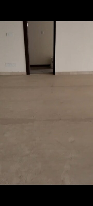 Room in 3.5 BHK Apartment at ATS Triumph, Sector 104 – for Rent