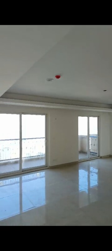 Room in 3.5 BHK Apartment at ATS Triumph, Sector 104 – for Rent