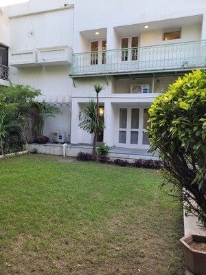 6 BHK Independent House – Garden View at New Friends Colony - for Sale