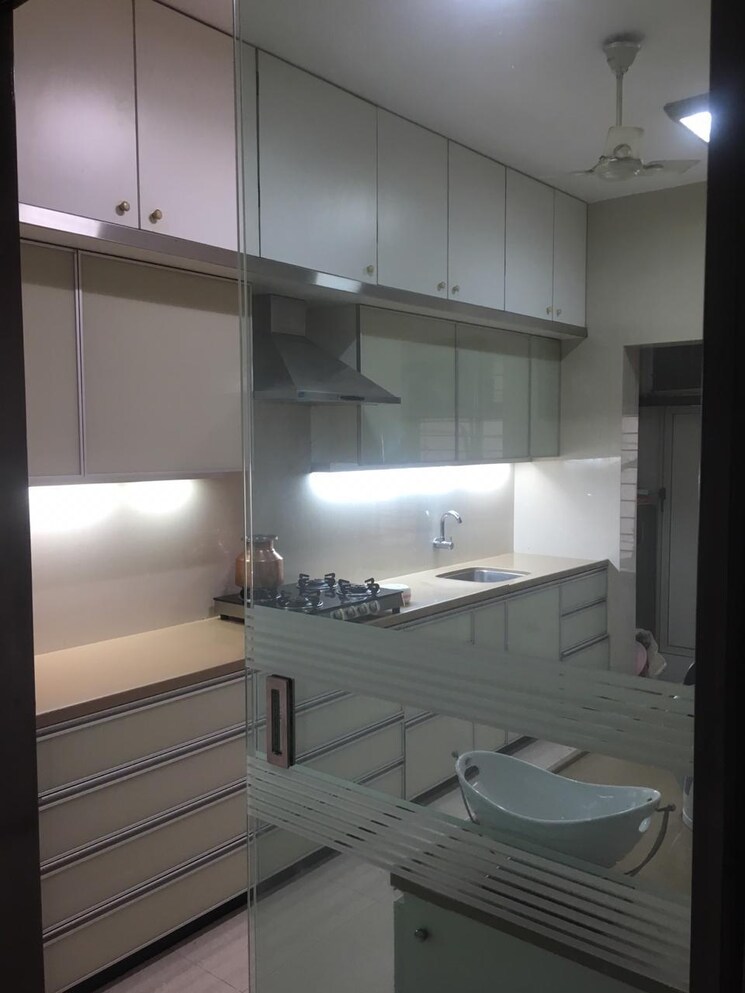 Bathroom, jyoti-sukriti 3 Bedroom 900 Sq.Ft. Apartment In Goregaon East Mumbai 8412125