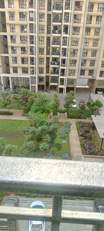 2 BHK Apartment For Rent in Runwal Gardens, Dombivli East
