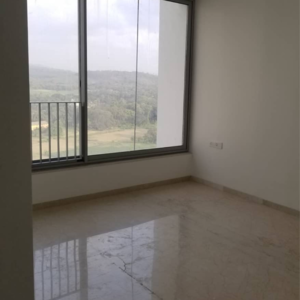 Room in 3 BHK Apartment at Oberoi Realty Esquire, Gokuldham Colony – for Sale