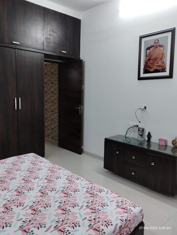 Furnished Amenities in 2 BHK Apartment at Mahim West – for Rent