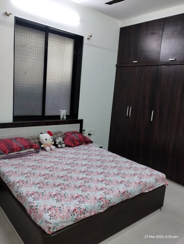 Bedroom in 2 BHK Apartment at Mahim West – for Rent