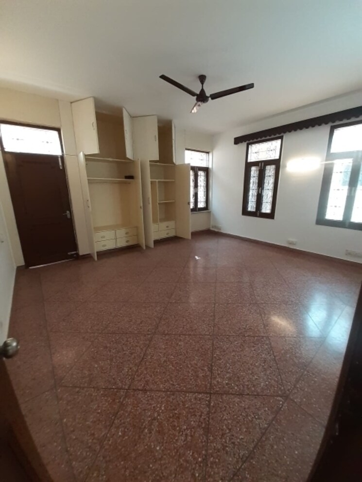 Room, maharani bagh 4 Bedroom 1110 Sq.Ft. Independent House In Maharani Bagh Delhi 8412034