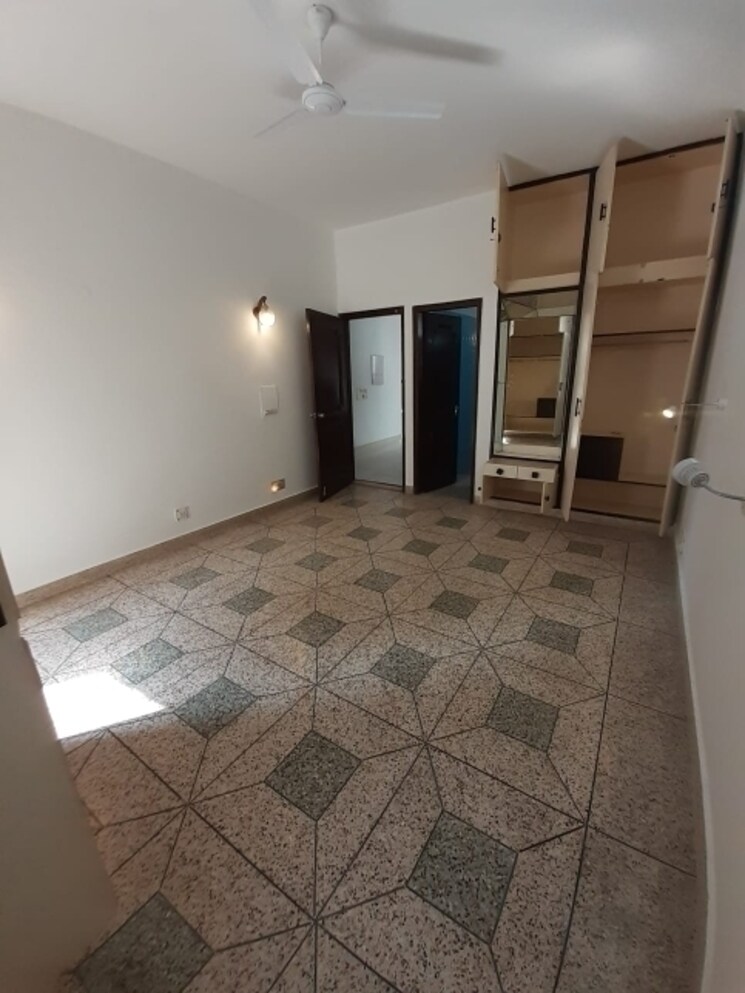 Room, maharani bagh 4 Bedroom 1110 Sq.Ft. Independent House In Maharani Bagh Delhi 8412034