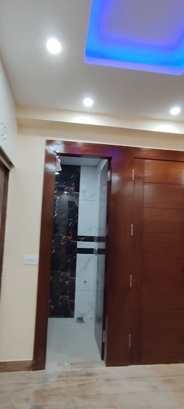 Furnished Amenities in 2 BHK Builder Floor at Noida Central – for Sale