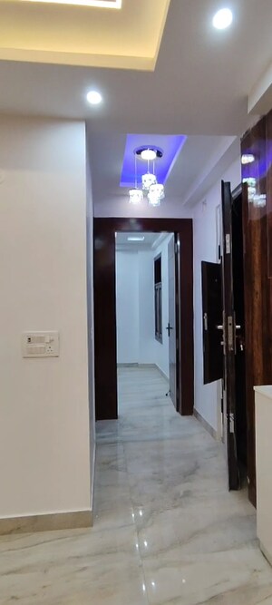 Room in 2 BHK Builder Floor at Noida Central – for Sale