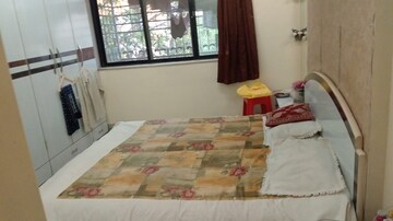 Bedroom in 2 BHK Apartment at Mahim West – for Rent