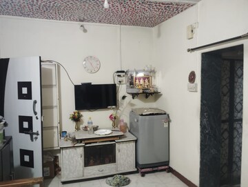 Furnished Amenities in 1.5 BHK Apartment at Sector 16 Vashi – for Sale