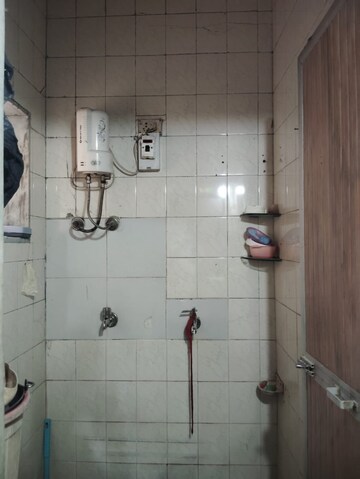 Bathroom in 1.5 BHK Apartment at Sector 16 Vashi – for Sale