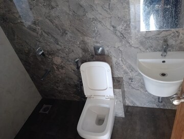Bathroom in 2 BHK Apartment at Shagun 1 OSR Matunga, Matunga West – for Rent