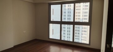 Room in 2 BHK Apartment at Piramal Vaikunth, Balkum Pada – for Sale