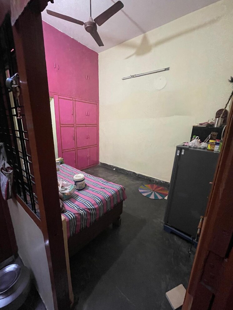 Bedroom, om nagar 5 Bedroom 147 Sq.Yd. Independent House In Om Nagar Gurgaon 8412244