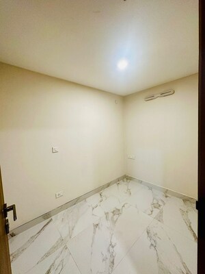 Room in 2 BHK Apartment at M3M Heights, Sector 65 – for Sale