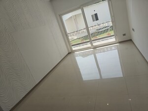 Room in 3 BHK Apartment at Pareena Coban Residences, Sector 99a – for Sale