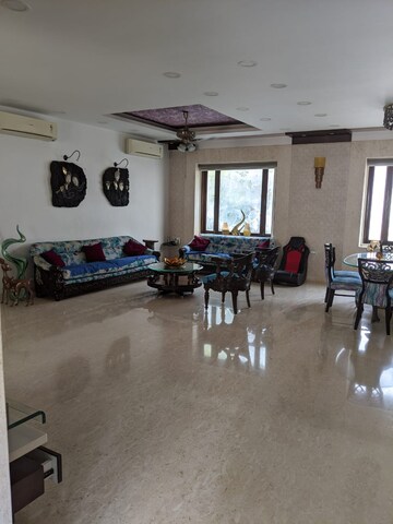 Living Room in 2 BHK Apartment at Cumbala Hill – for Rent