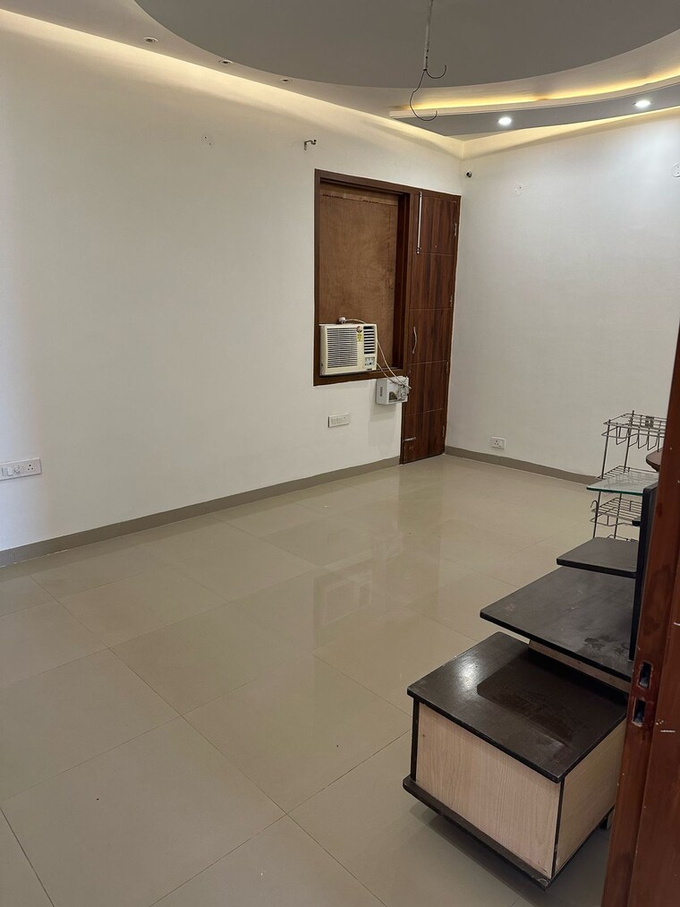 Room, peer mucchalla 3 Bedroom 2250 Sq.Ft. Apartment In Peer Mucchalla Zirakpur 8412115