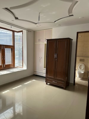 Room in 3 BHK Apartment at Peer Mucchalla – for Sale