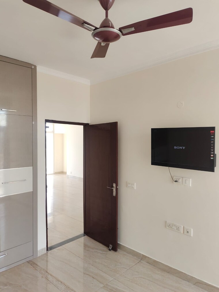 Room, peer mucchalla 3 Bedroom 2250 Sq.Ft. Apartment In Peer Mucchalla Zirakpur 8412115