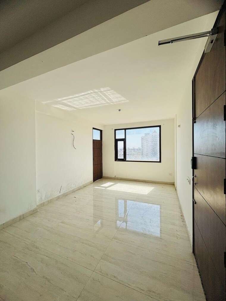 Room, peer mucchalla 3 Bedroom 2250 Sq.Ft. Apartment In Peer Mucchalla Zirakpur 8412115